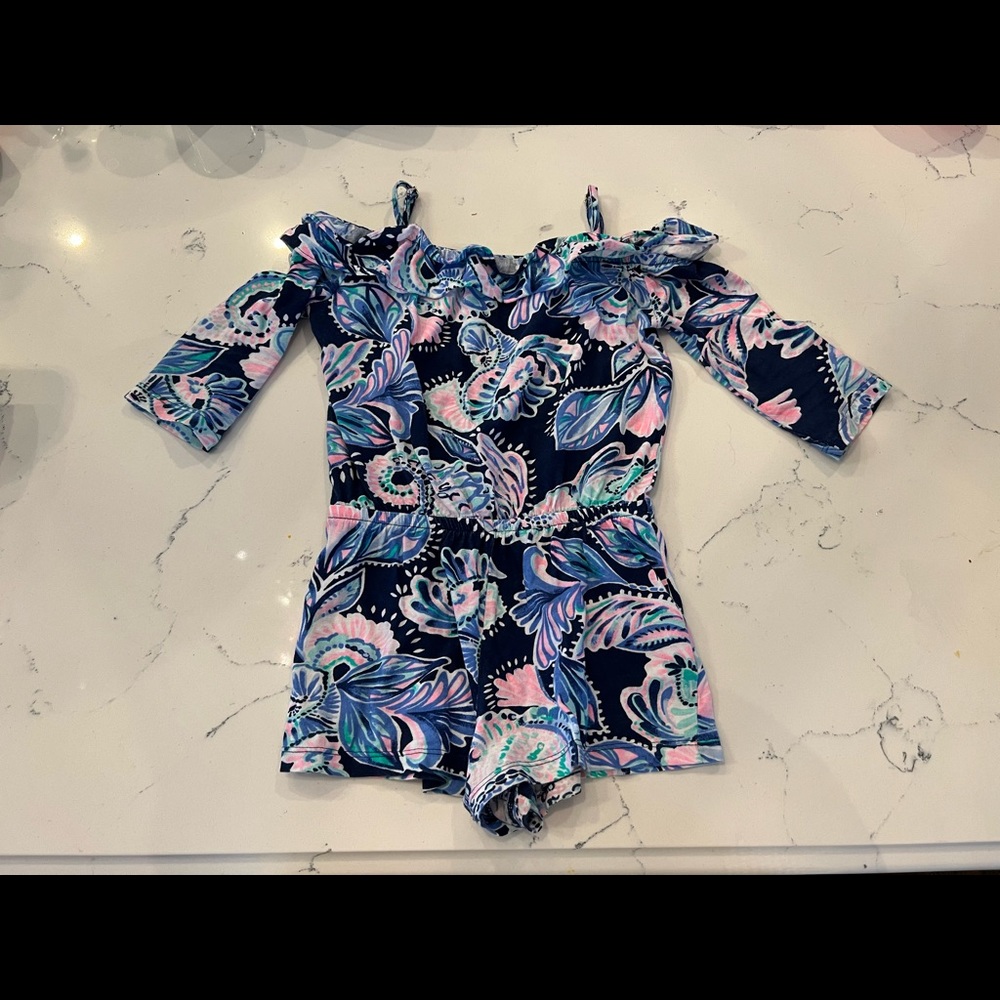 Lilly Pulitzer romper size XS.  EUC